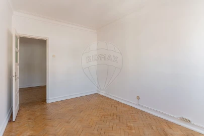Apartamento T2 para Arrendamento em Ajuda