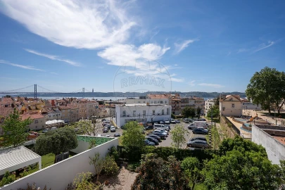 Apartamento T2 para Arrendamento em Ajuda