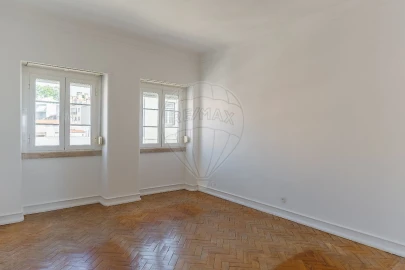 Apartamento T2 para Arrendamento em Ajuda