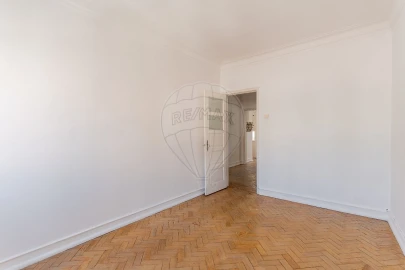 Apartamento T2 para Arrendamento em Ajuda