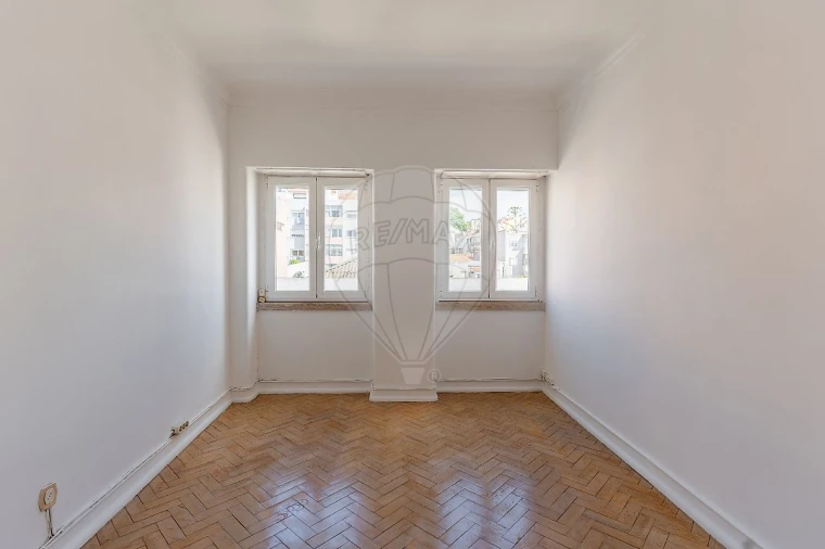 Apartamento T2 para Arrendamento em Ajuda Foto 9
