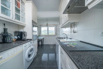 Apartamento T3 para Venda em Loures