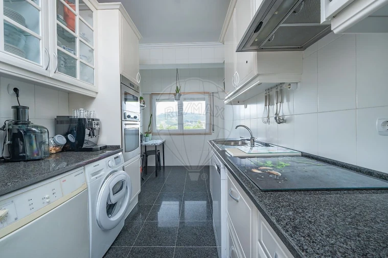 Apartamento T3 para Venda em Loures Foto 2