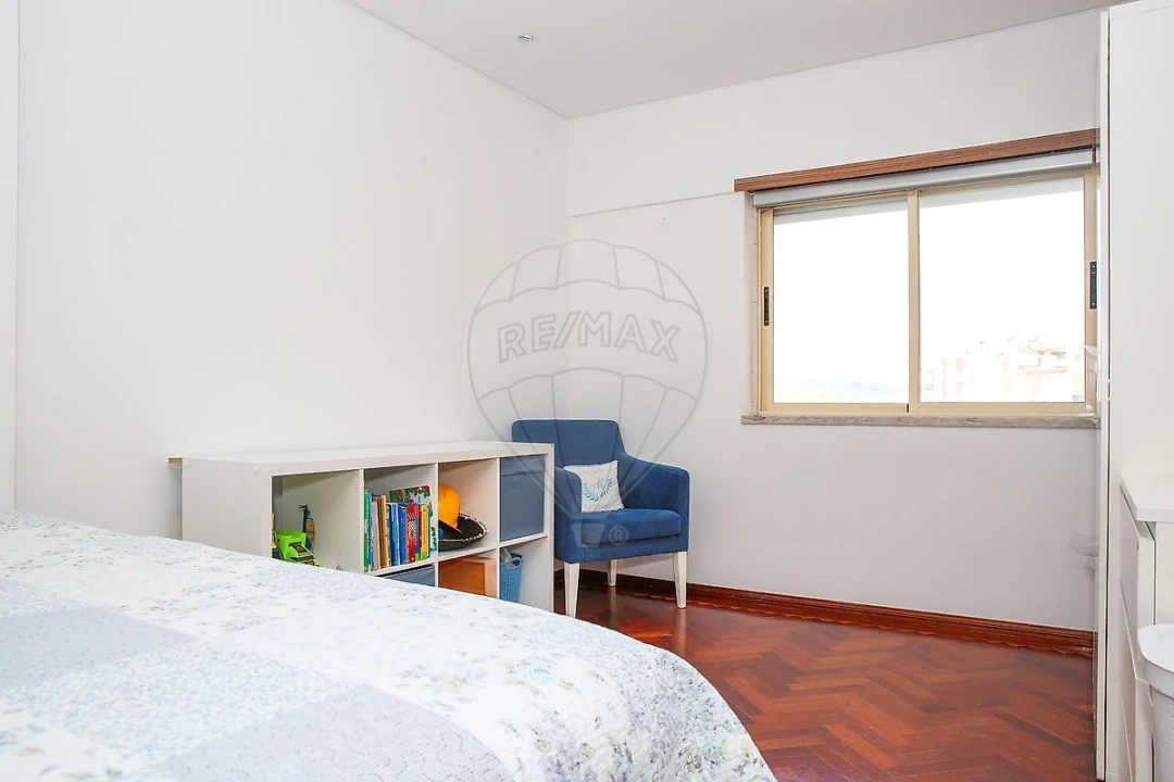 Apartamento T2 para Venda em Carregado e Cadafais Foto 26