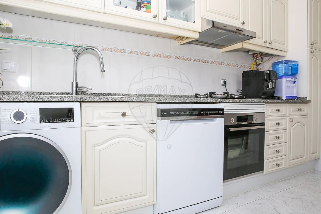 Apartamento T2 para Venda em Carregado e Cadafais Foto 7