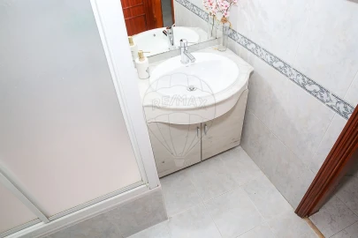 Apartamento T2 para Venda em Carregado e Cadafais