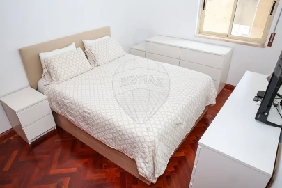 Apartamento T2 para Venda em Carregado e Cadafais