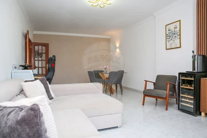 Apartamento T2 para Venda em Carregado e Cadafais