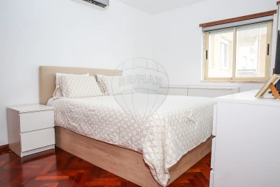 Apartamento T2 para Venda em Carregado e Cadafais