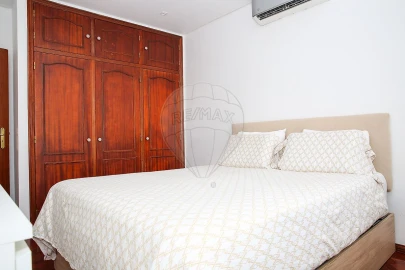 Apartamento T2 para Venda em Carregado e Cadafais