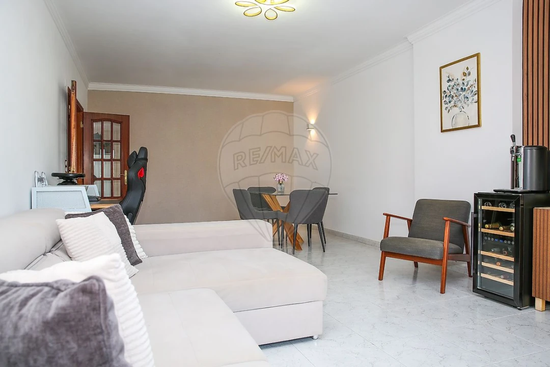 Apartamento T2 para Venda em Carregado e Cadafais Foto 10
