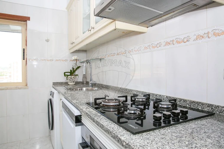 Apartamento T2 para Venda em Carregado e Cadafais Foto 2