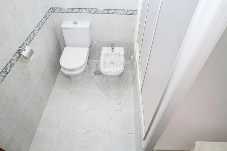 Apartamento T2 para Venda em Carregado e Cadafais Foto 30