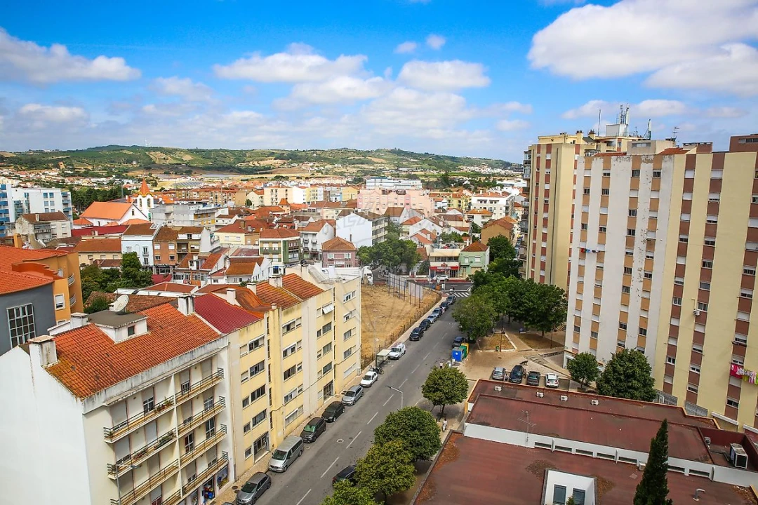Apartamento T2 para Venda em Carregado e Cadafais Foto 18