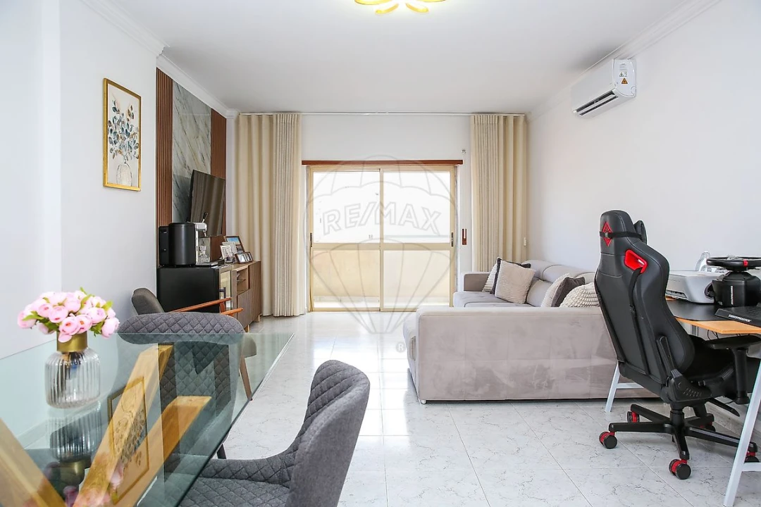 Apartamento T2 para Venda em Carregado e Cadafais Foto 15