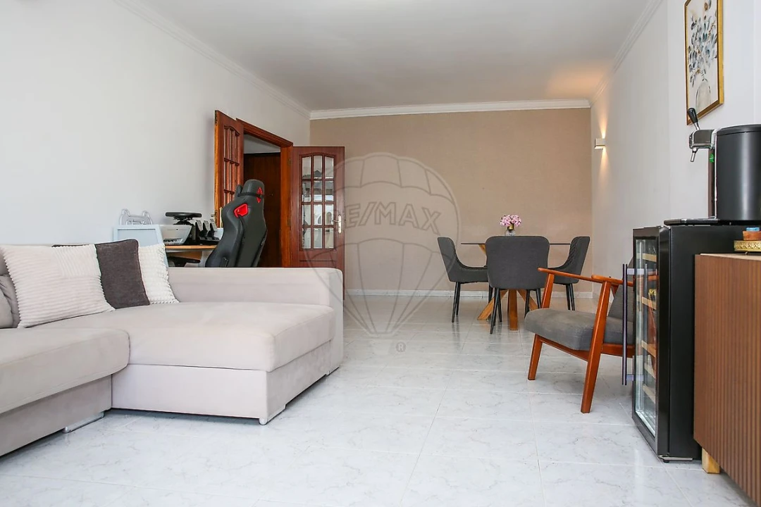 Apartamento T2 para Venda em Carregado e Cadafais Foto 8