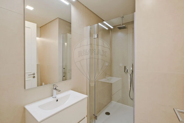 Apartamento T3 para Venda em Arroios Foto 18