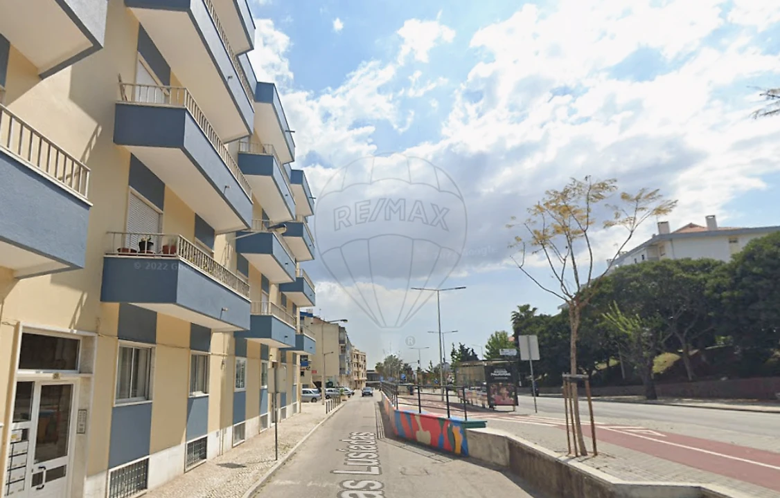 Apartamento T3 para Venda em Póvoa de Santa Iria e Forte da Casa Foto 3