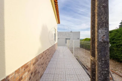 Moradia T2 para Venda em Abrigada e Cabanas de Torres