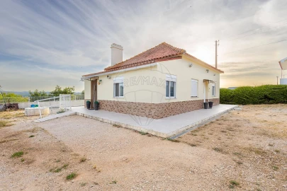 Moradia T2 para Venda em Abrigada e Cabanas de Torres