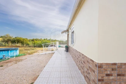 Moradia T2 para Venda em Abrigada e Cabanas de Torres