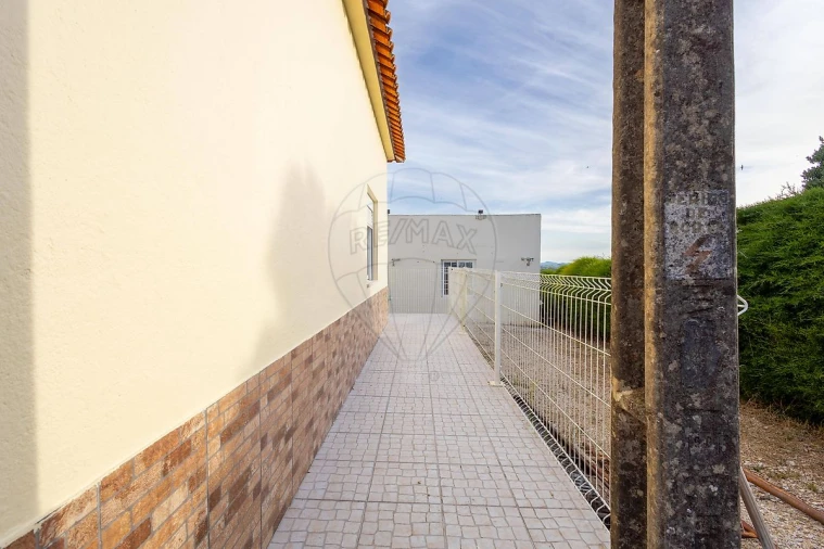 Moradia T2 para Venda em Abrigada e Cabanas de Torres Foto 29
