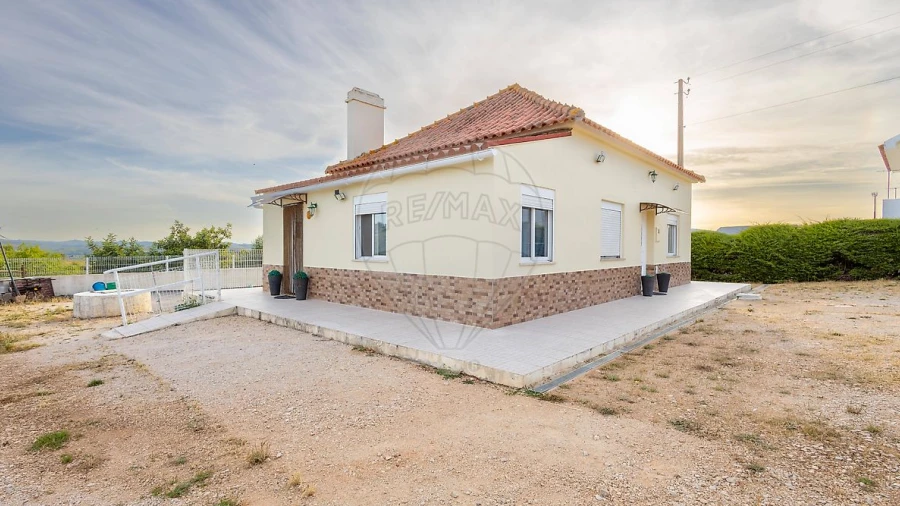 Moradia T2 para Venda em Abrigada e Cabanas de Torres