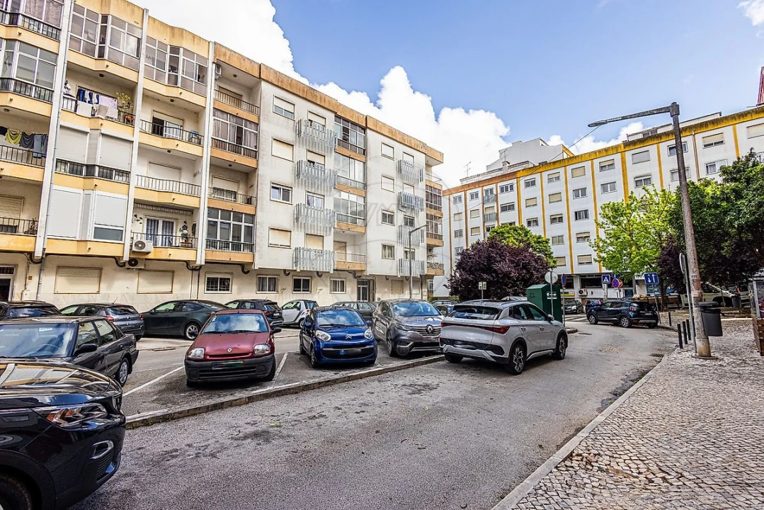 Apartamento T2 para Venda em Queluz e Belas Foto 9