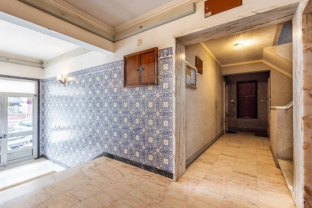 Apartamento T2 para Venda em Queluz e Belas Foto 14