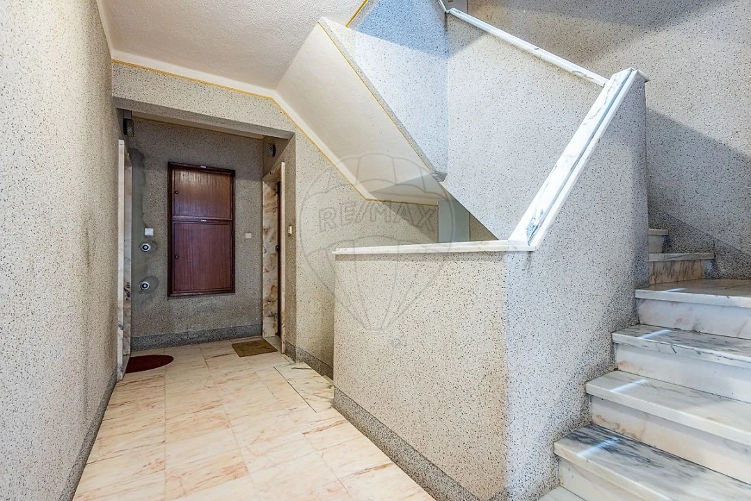 Apartamento T2 para Venda em Queluz e Belas Foto 12
