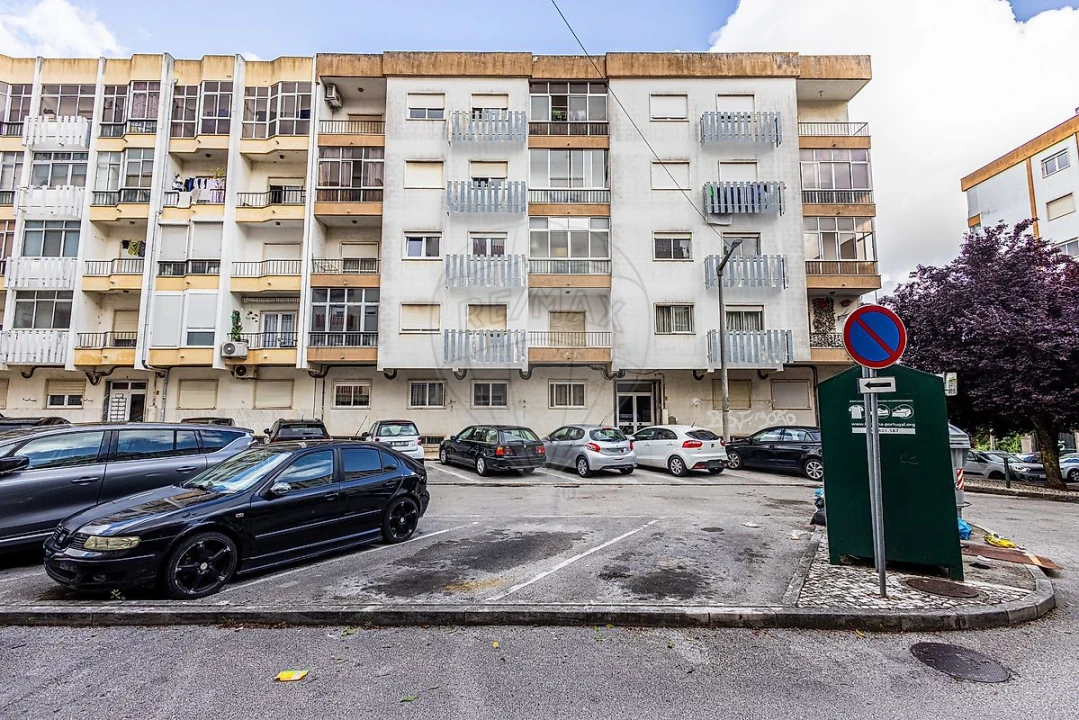 Apartamento T2 para Venda em Queluz e Belas Foto 13
