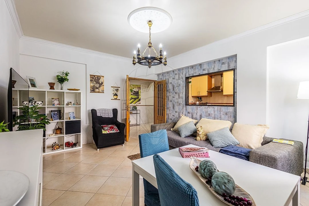 Apartamento T2 para Venda em Queluz e Belas Foto 6