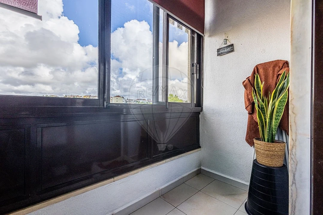 Apartamento T2 para Venda em Queluz e Belas Foto 18