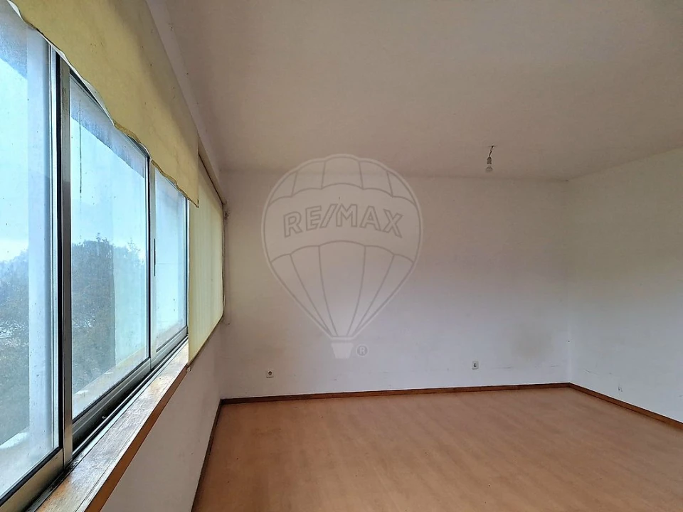Apartamento T3 para Venda em Moreira Foto 2