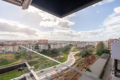 Apartamento T7 para Arrendamento em Santo Antonio dos Olivais