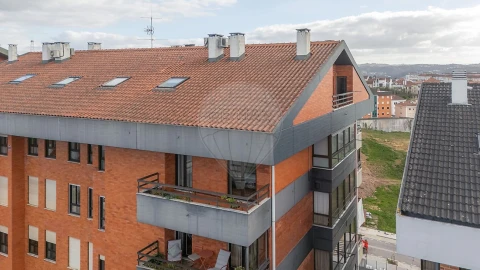 Apartamento T7 para Arrendamento em Santo Antonio dos Olivais