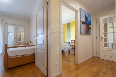 Apartamento T7 para Arrendamento em Santo Antonio dos Olivais