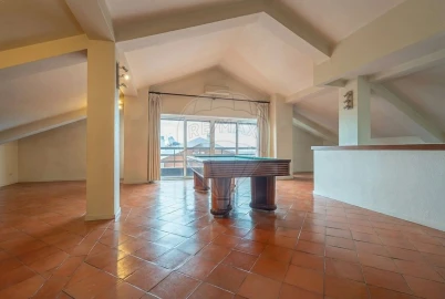 Apartamento T7 para Arrendamento em Santo Antonio dos Olivais