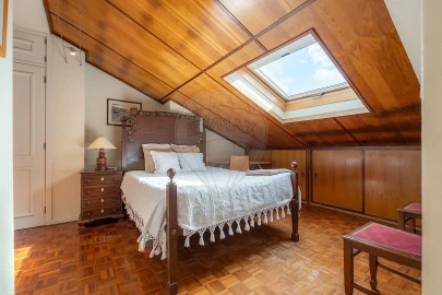 Apartamento T7 para Arrendamento em Santo Antonio dos Olivais
