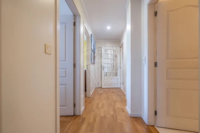 Apartamento T7 para Arrendamento em Santo Antonio dos Olivais