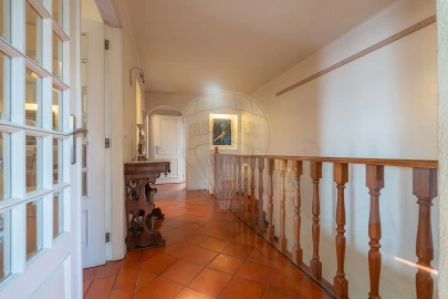 Apartamento T7 para Arrendamento em Santo Antonio dos Olivais