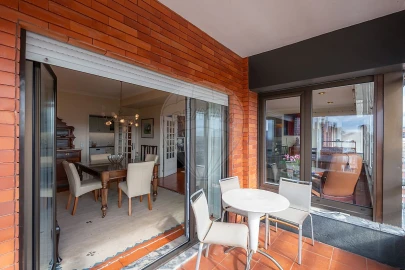 Apartamento T7 para Arrendamento em Santo Antonio dos Olivais