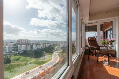 Apartamento T7 para Arrendamento em Santo Antonio dos Olivais