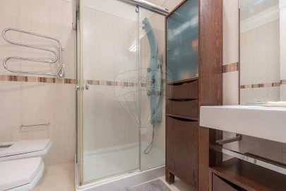 Apartamento T7 para Arrendamento em Santo Antonio dos Olivais