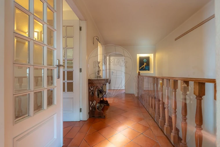 Apartamento T7 para Arrendamento em Santo Antonio dos Olivais Foto 11