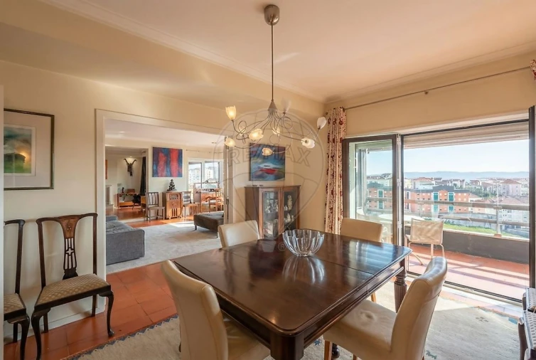 Apartamento T7 para Arrendamento em Santo Antonio dos Olivais Foto 2