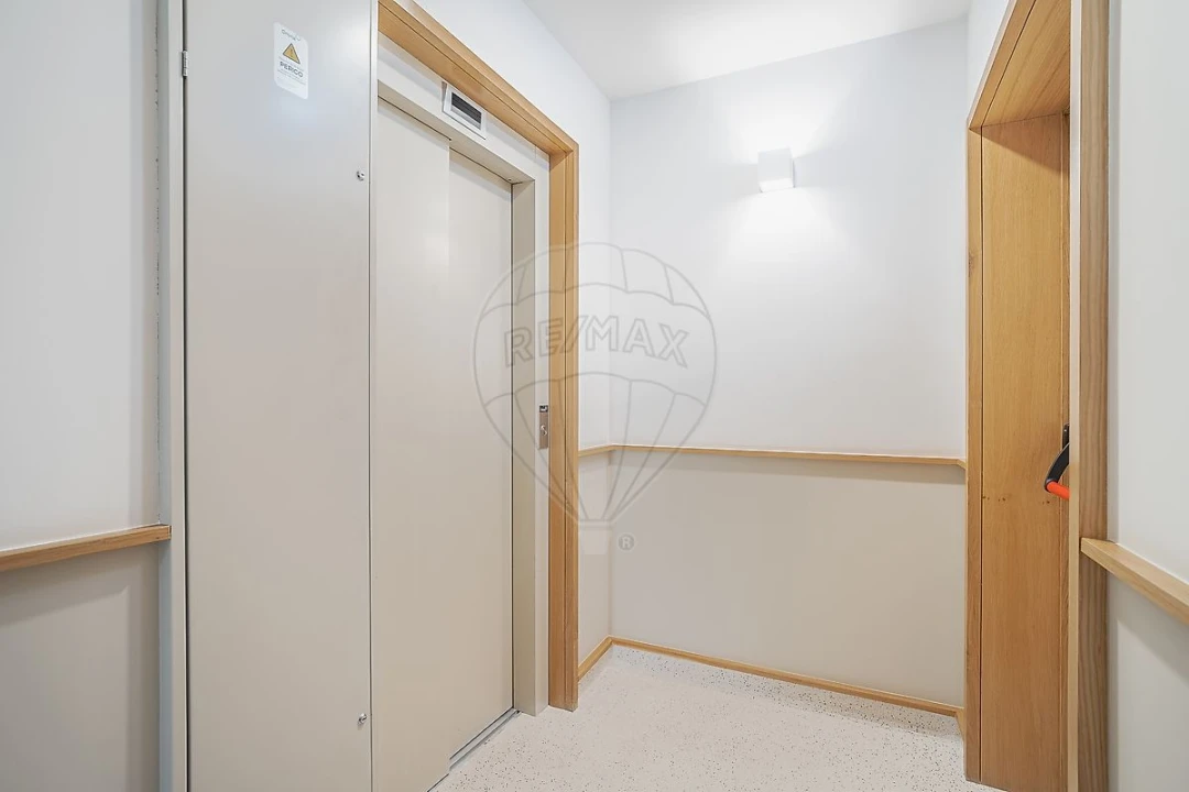 Apartamento T1 para Venda em Cedofeita, Santo Ildefonso, Sé, Miragaia, São Nicolau e Vitória Foto 23