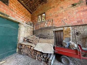 Moradia T0 para Venda em Janeiro de Cima e Bogas de Baixo