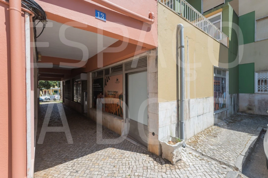 Loja para Venda em Massamá e Monte Abraão Foto 14