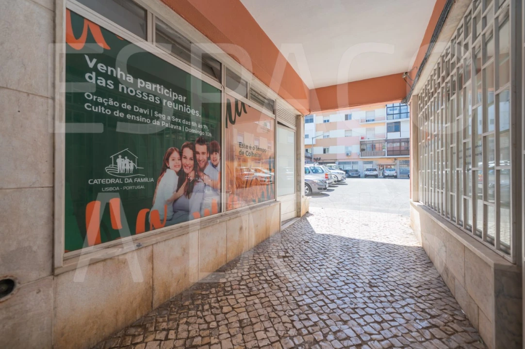 Loja para Venda em Massamá e Monte Abraão Foto 15